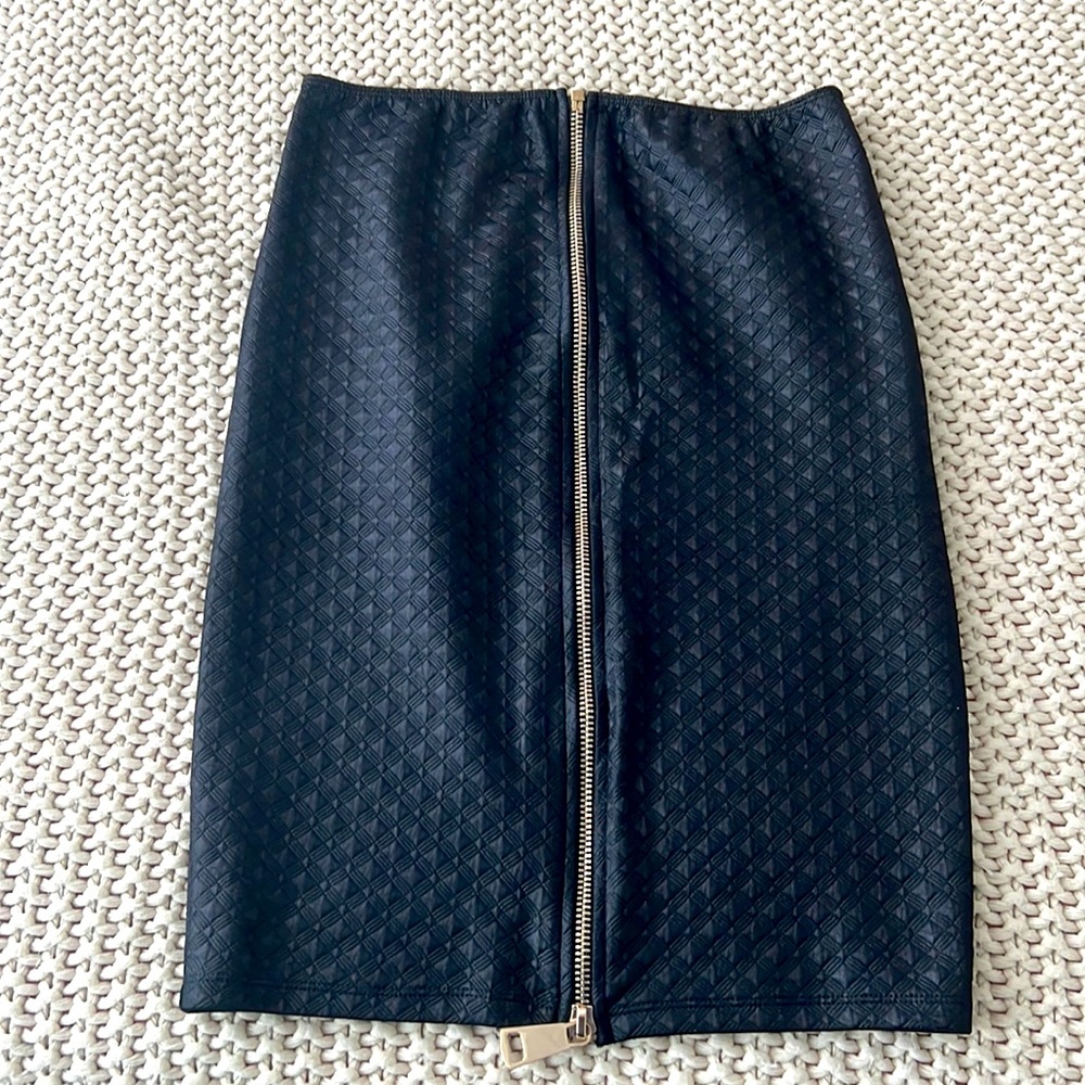Zip up front skirt SOLD
